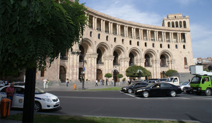 Կարեն Բեքարյանի կարծիքը 2015-ի քաղաքական ու տնտեսական գործընթացների վերաբերյալ