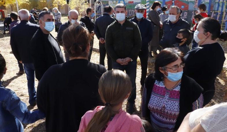 Գավառում Արցախից տեղափոխված երեխաների համար ներկայացում է բեմադրվել