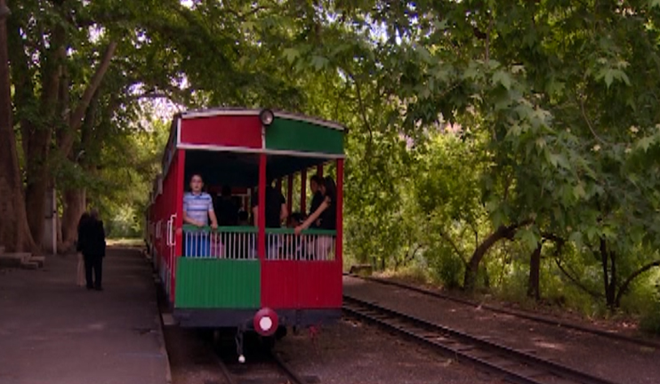 Խոսող կոթողներ. Մանկական երկաթուղի