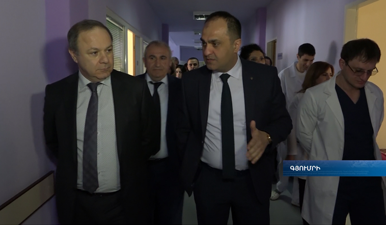Նախարարը շրջել է Շիրակի առողջապահական հիմնարկներում