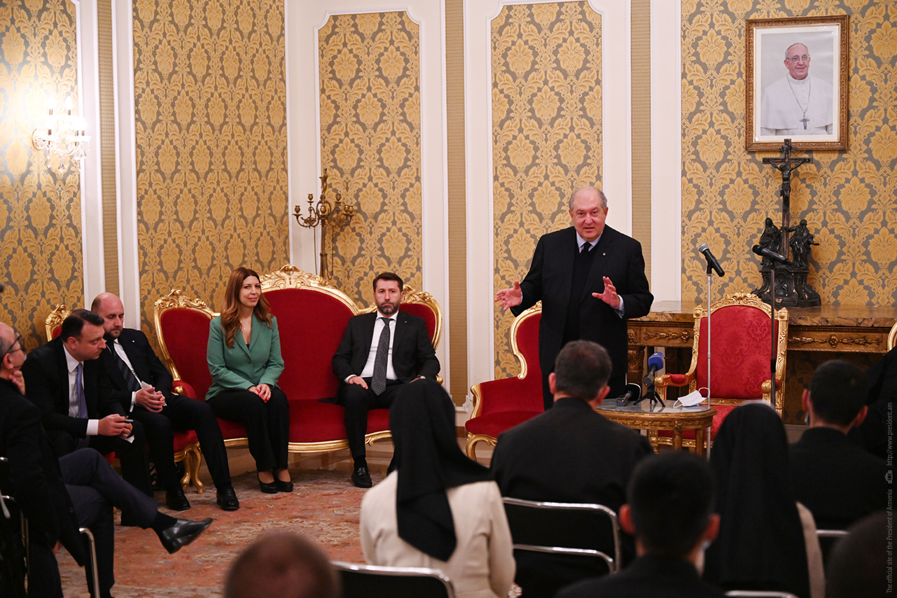 Armen Sarkissian met with representatives of Armenian community in Italy