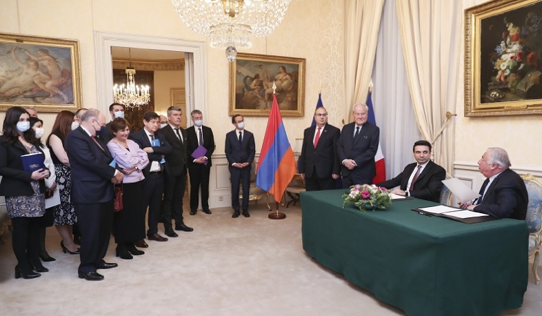 President of the Senate of France Gérard Larcher Hosts the Delegation Led by RA NA President Alen Simonyan