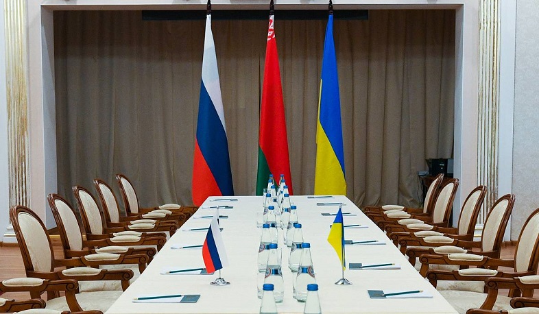Ռուսական պատվիրակությունը ժամանում է Ուկրաինայի հետ բանակցությունների վայր