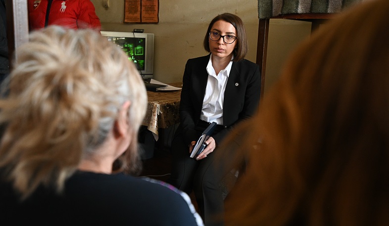 Քրիստիննե Գրիգորյանն այցելել է «Աբովյան» ՔԿՀ, առանձնազրույցներ ունեցել ազատությունից զրկված կանանց և անչափահասների հետ