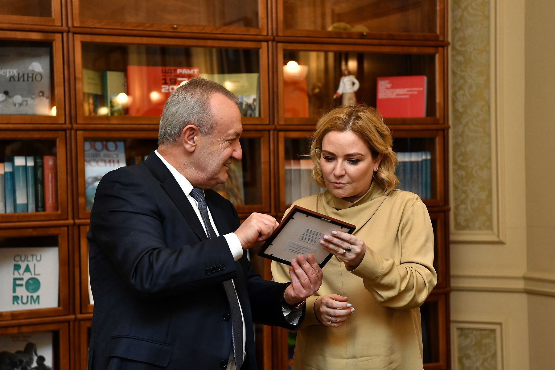 Vahram Dumanyan and Olga Lyubimova signed document on cooperation in cultural sphere