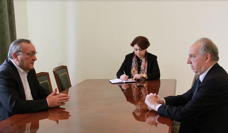 Artsax məsələsinin həlli yalnız ATƏT-in Minsk Qrupunun həmsədrliyi çərçivəsində mümkündür: Artur Tovmasyan