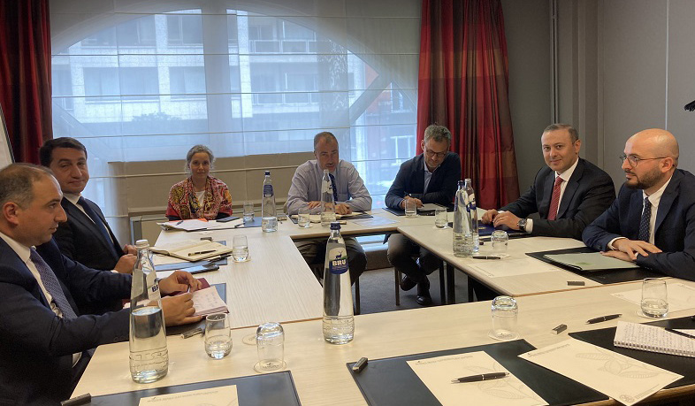Armenia and Azerbaijan top officials meet in Brussels