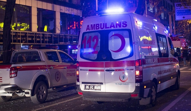 Six people injured in Istanbul mall shooting