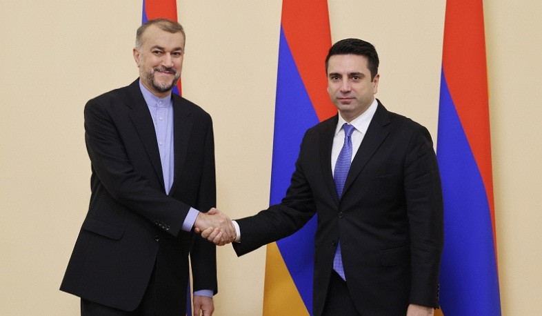 Իրանը կողմնակից է տարածաշրջանի կայուն զարգացմանը. տեղի է ունեցել ՀՀ ԱԺ նախագահի և ԻԻՀ ԱԳ նախարարի հանդիպումը