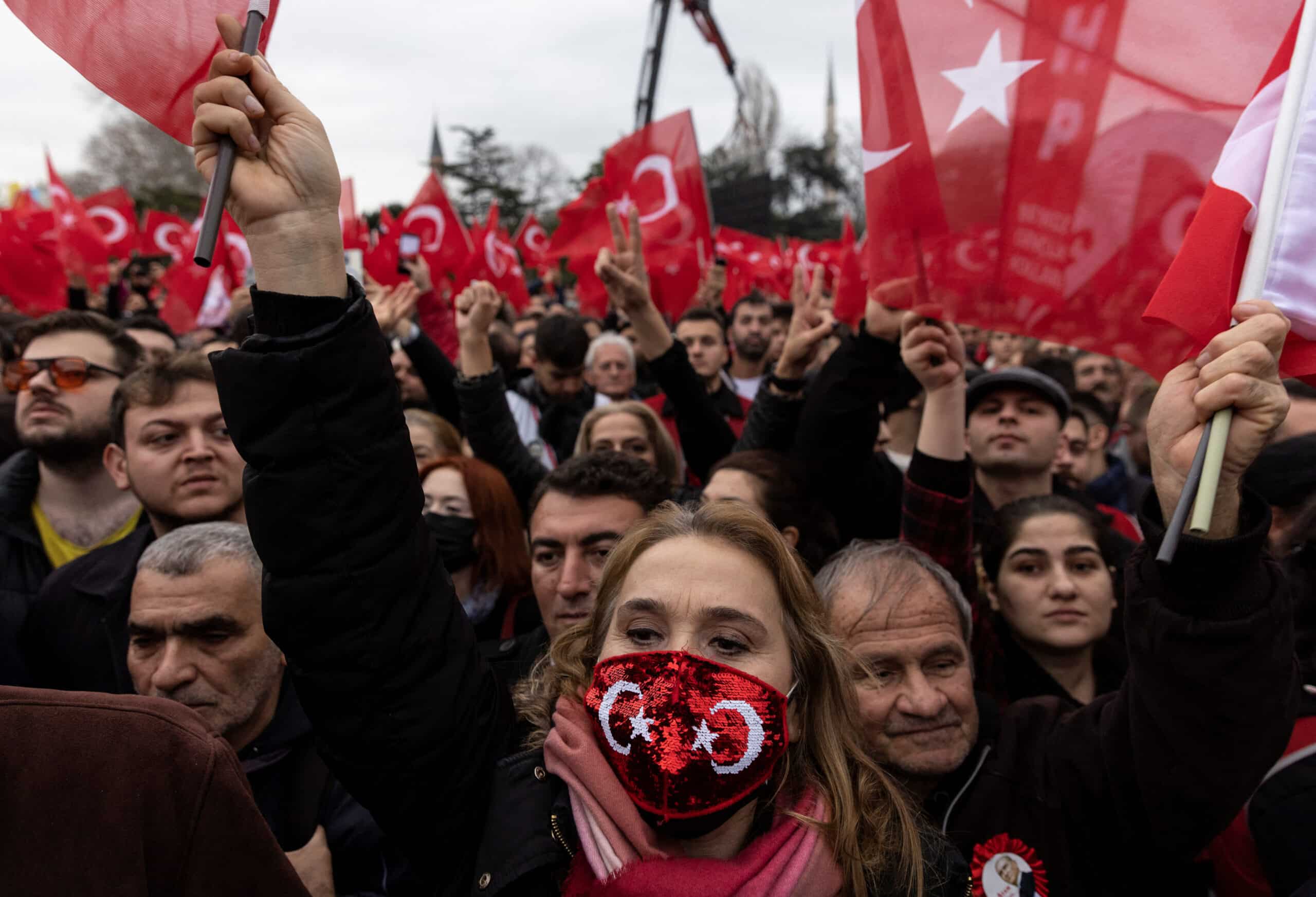 Thousands protest over Istanbul mayor's conviction