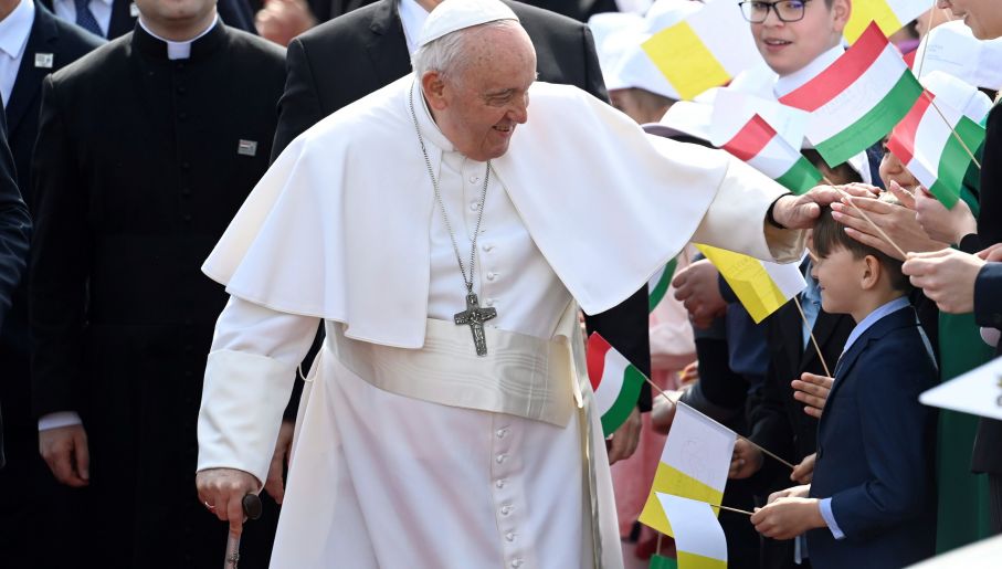 Pope Francis arrives in Hungary with Ukraine, migration topping agenda