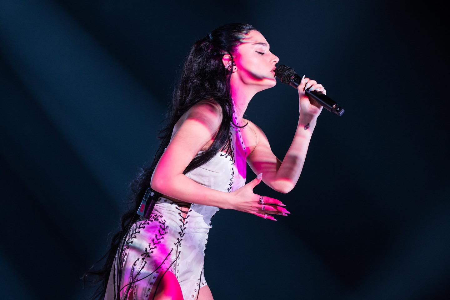 Armenia’s Brunette holds first rehearsal in Liverpool for Eurovision 2023