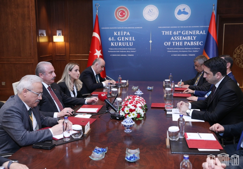 RA NA President Alen Simonyan Meets with Speaker of Parliament of Turkey Mustafa Şentop