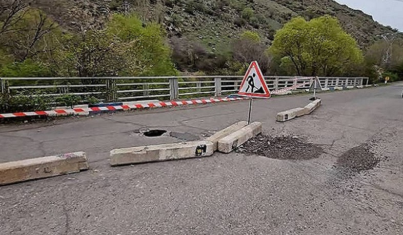 Եղեգիս գետի վրա կառուցված կամուրջը երկկողմանի երթևեկելի է