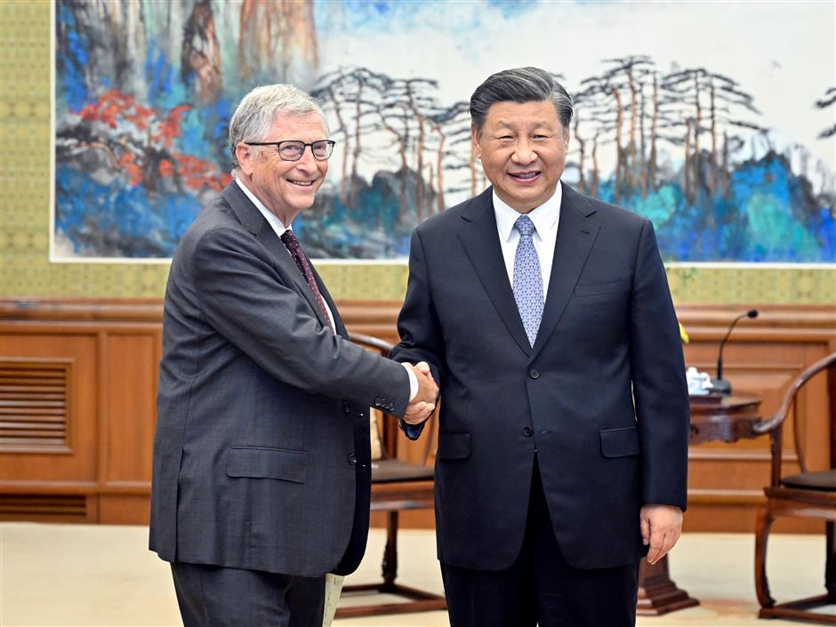 Chinese President Xi meets with Bill Gates in Beijing