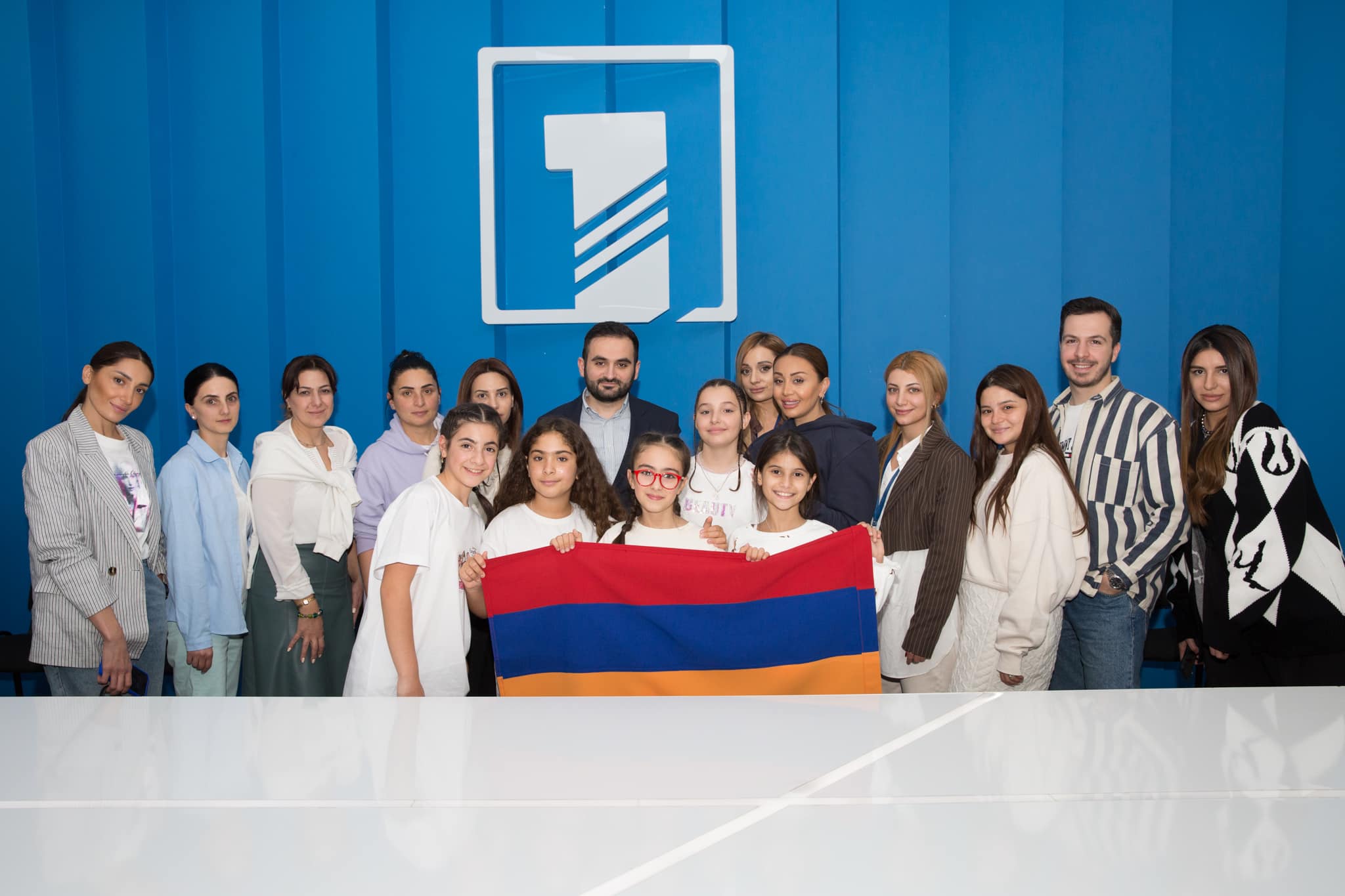 Նիցցա մեկնելուց առաջ «Մանկական Եվրատեսիլի» մեր պատվիրակները հանդիպել են Հանրային ՀԸ գործադիր տնօրենին