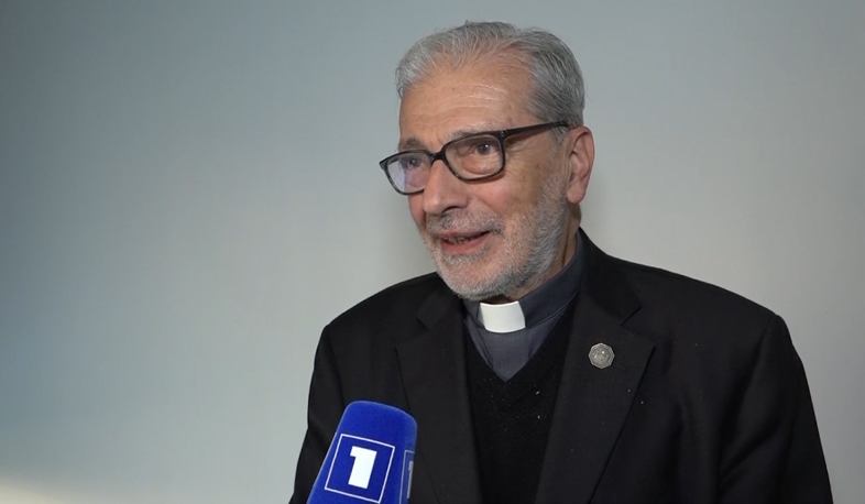 Les historiens participant à la conférence internationale sont à Istanbul