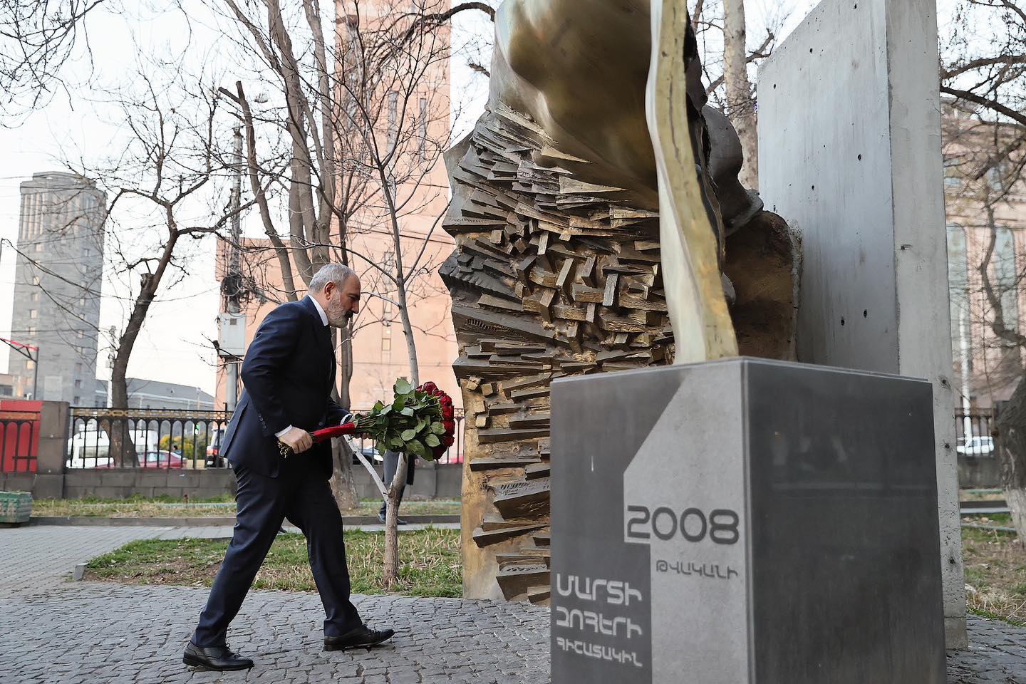 Prime Minister paid tribute to memory of the victims of March 1, 2008