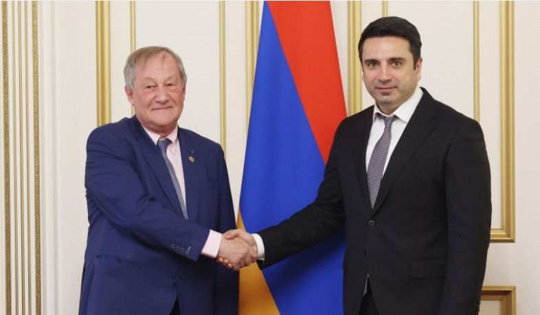 Ален Симонян и руководитель группы дружбы Франция-Армения обсудили процесс либерализации виз РА-ЕС