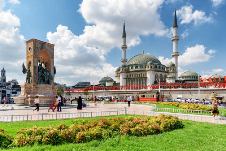 Turkish authorities banned May Day demonstrations in Istanbul's Taksim Square