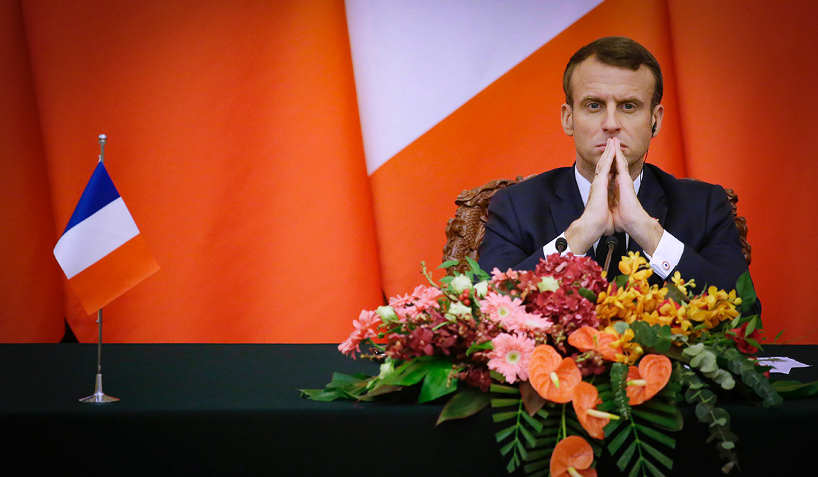 Франция не находится в состоянии войны с Россией: Макрон
