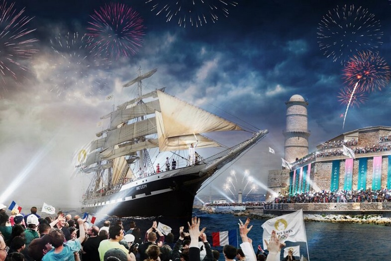 Olympic flame arrives in Marseille