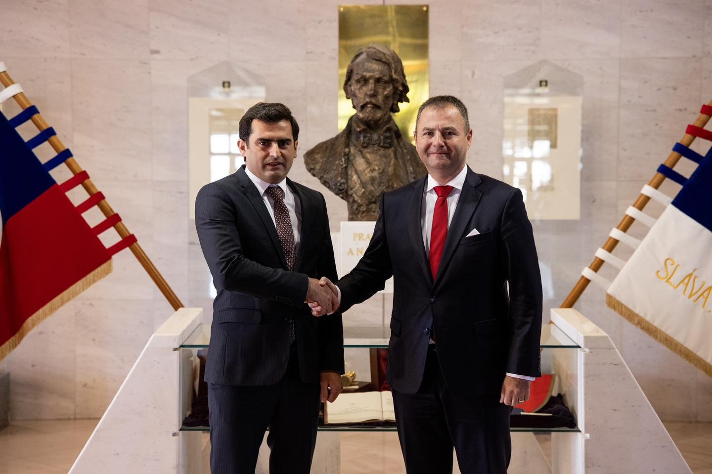 Delegation led by Hakob Arshakyan meets with Chairman of Foreign Affairs Committee of National Council of Slovakia Marián Kéry