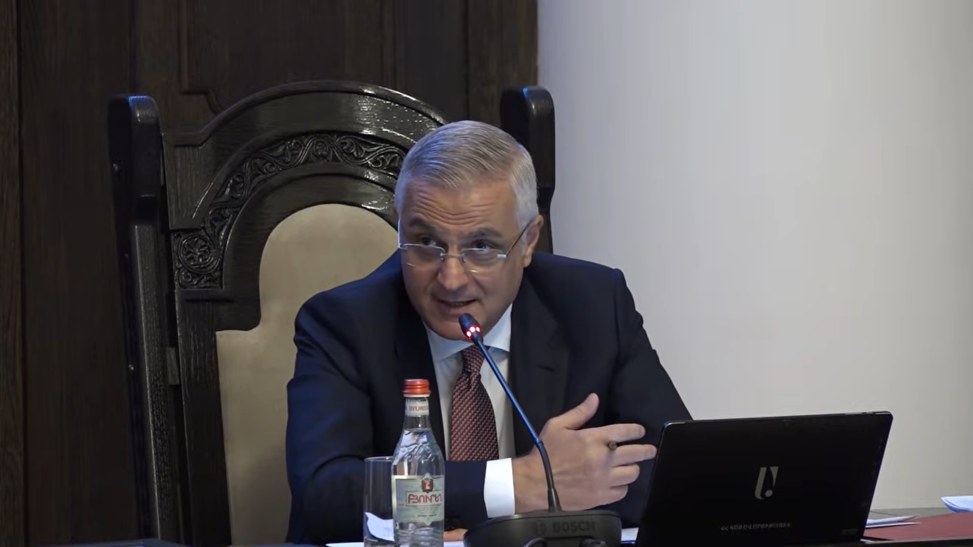 ՀՀ-ում առաջին անգամ անկանխիկ առևտրի ծավալը գերազանցել է կանխիկը. Մհեր Գրիգորյան