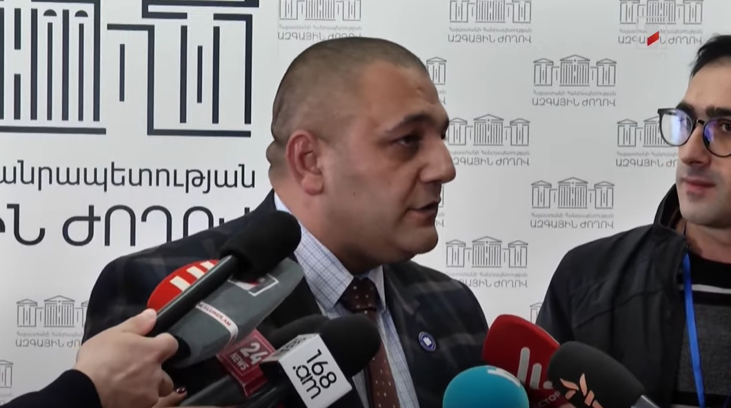 Չպետք է իրավական պրոցեսը քաղաքական պրոցեսի հետ խառնել. Կարեն Սարուխանյանը՝ «Բալասանյան դաշինքի»՝ մանդատները վայր դնելու մասին
