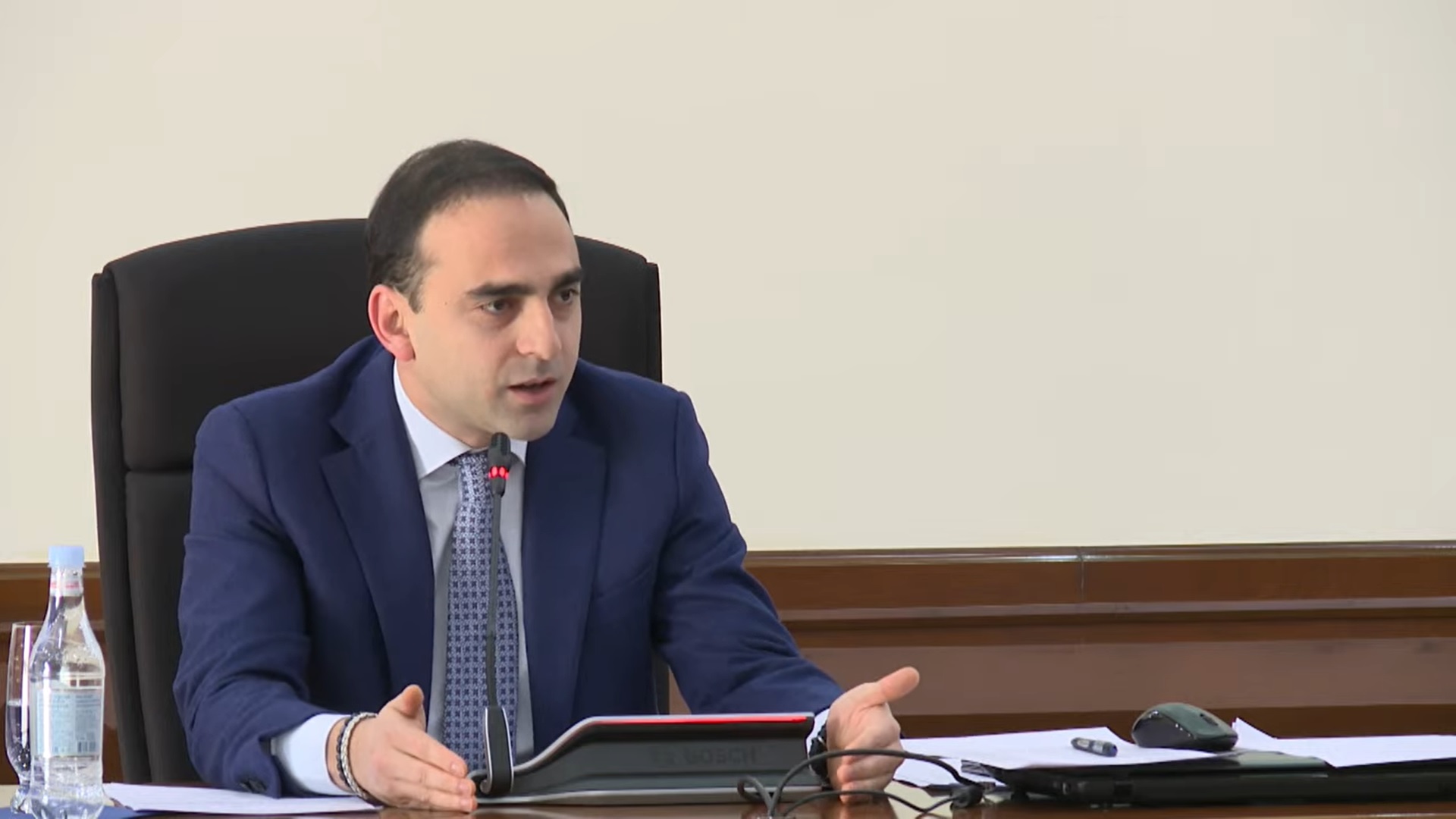 Միայն փողի գողը չէ, որ գող է, հողի գողը նույնպես գող է. Ավինյանը՝ «համայնքային գողության» մասին