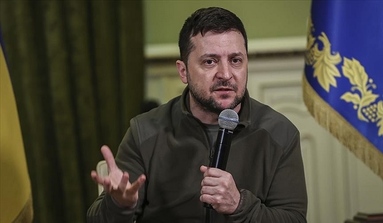 Ukraine still 'ready' to sign US minerals deal, Zelensky tells BBC