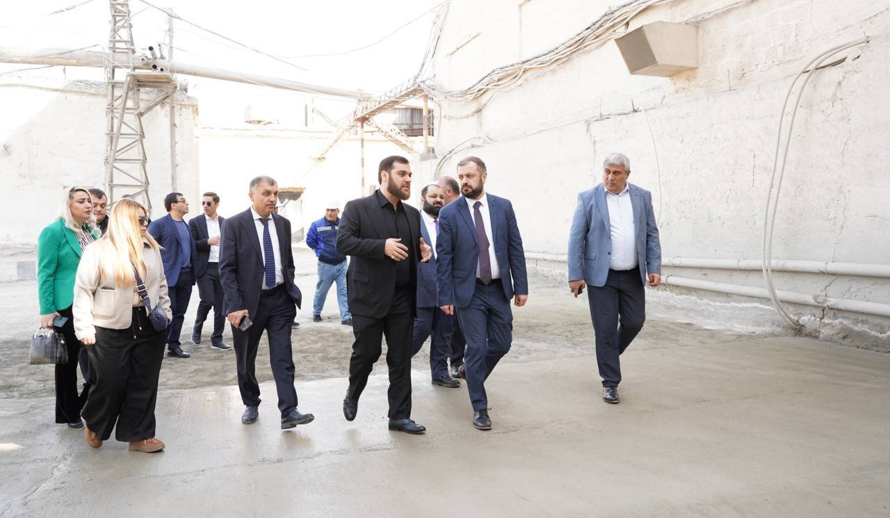 Էկոնոմիկայի նախարարն այցելել է «Շինցեմենտ» ՍՊԸ, ծանոթացել ներդրված ժամանակակից սարքավորումներին