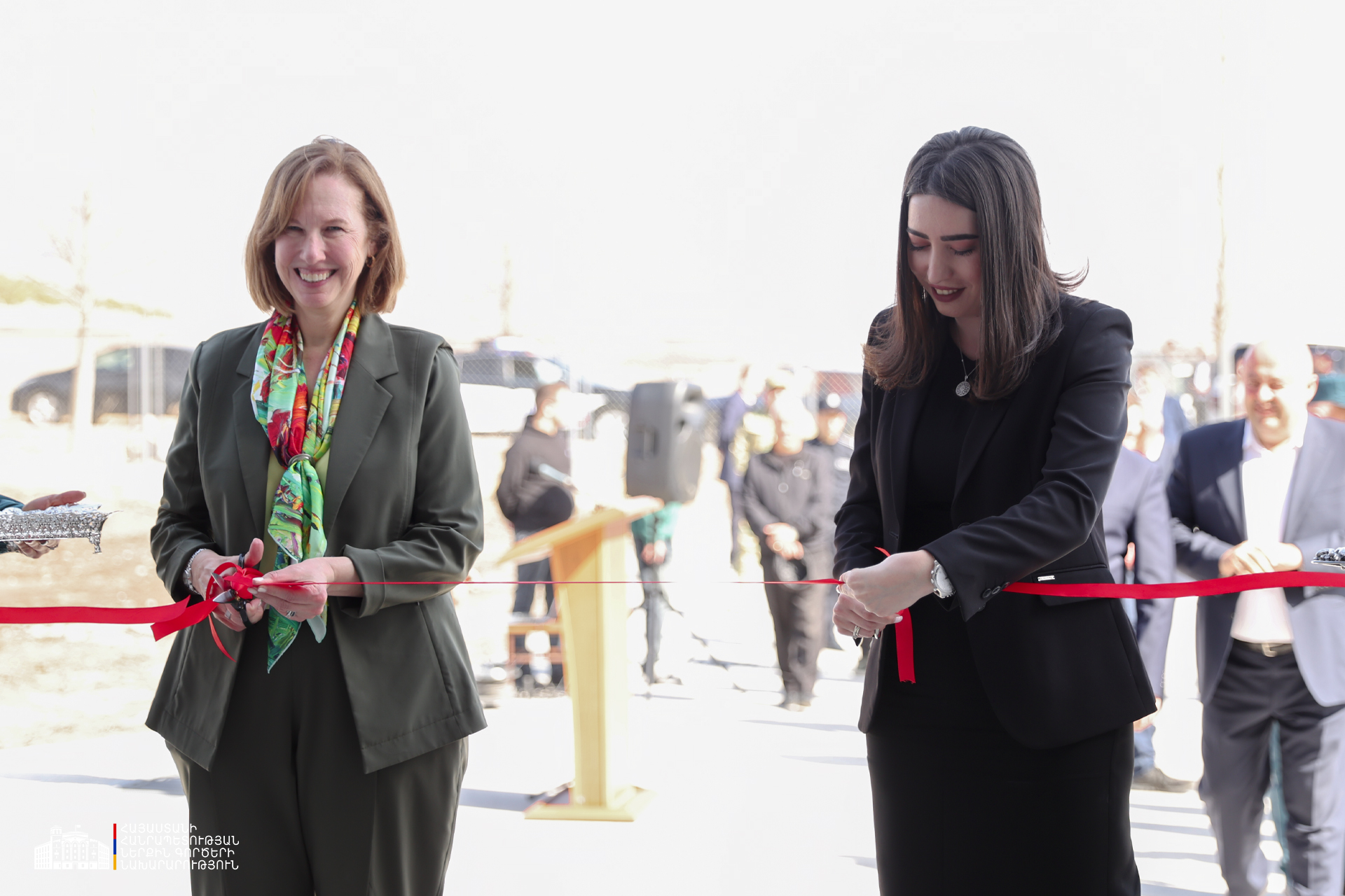 Ստեփանավանում հրշեջ-փրկարարական նոր կայան է բացվել. ՆԳ նախարարն ու ՀՀ-ում ԱՄՆ դեսպանը մասնակցել են արարողությանը