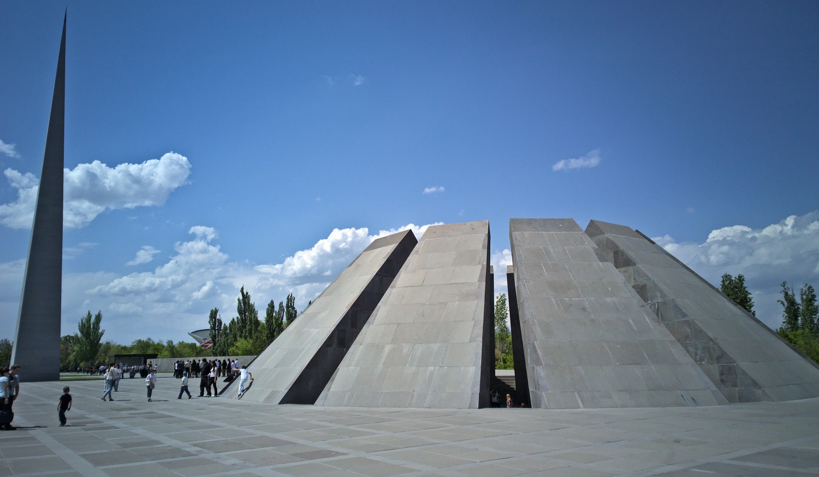 Այսօր հարգանքի տուրք ենք մատուցում 110 տարի առաջ սկսված Հայոց ցեղասպանության զոհերի հիշատակին. Ուշակովս