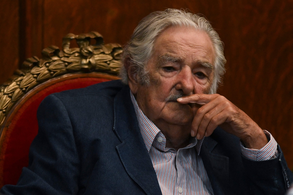 Uruguay's José Mujica, world's 'poorest president', dies
