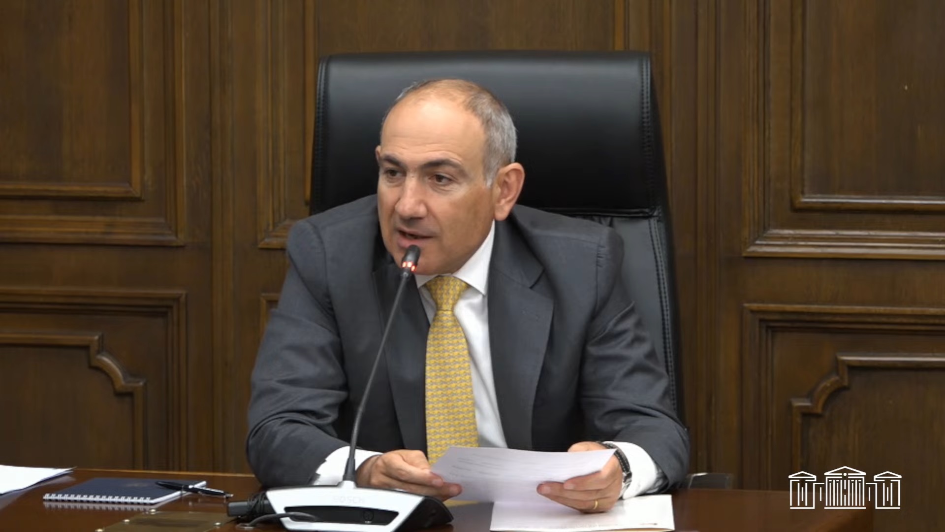 Փաշինյանը՝ պարգևատրումների փոխարեն թոշակը բարձրացնելու քննարկումների մասին