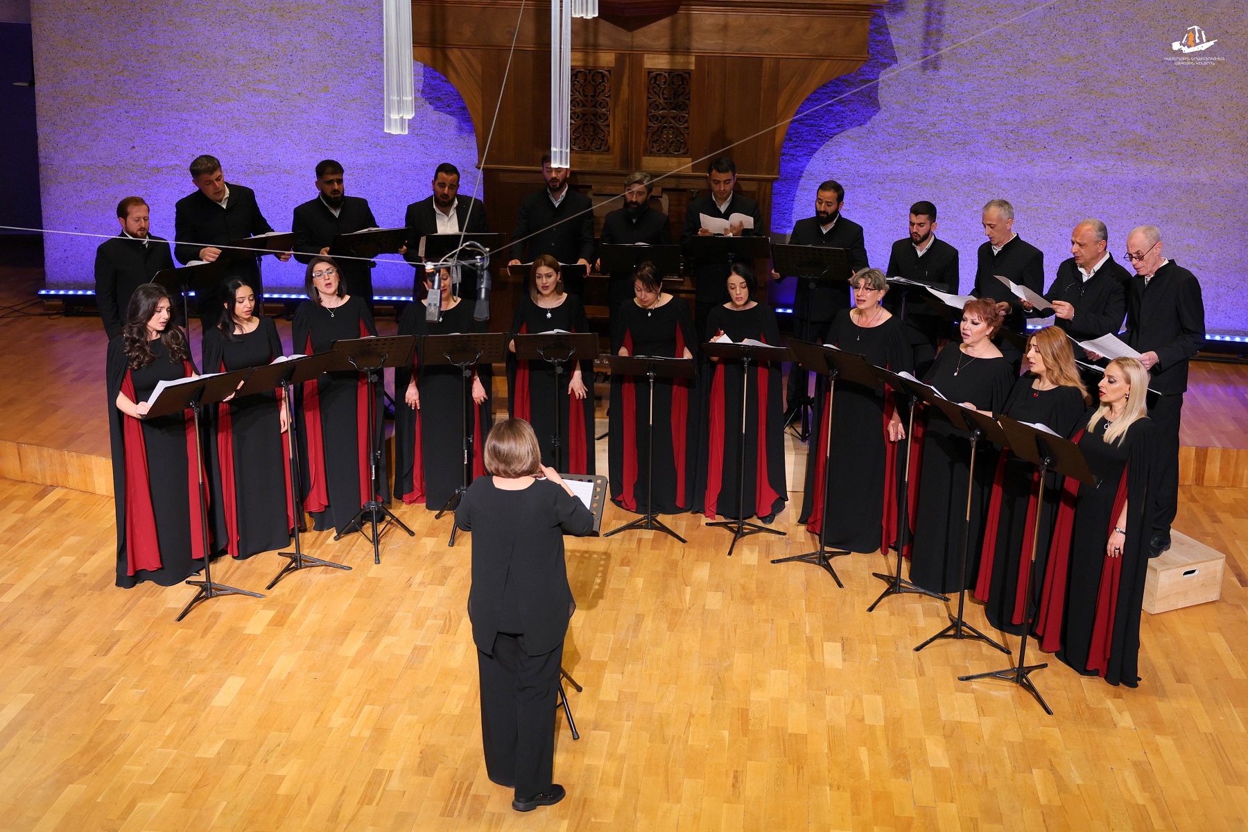 Երևանի պետական կամերային երգչախումբը Սերբիայում արժանացել է Կայսր Կոնստանդին Մեծի շքանշանի