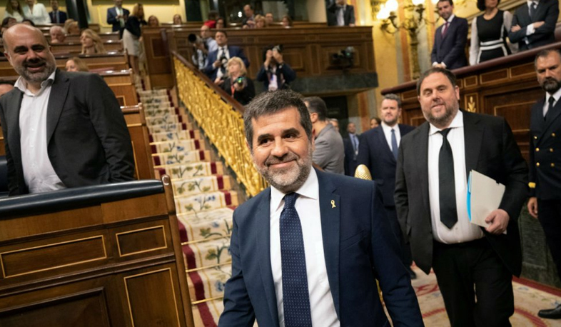 Կալանավորված պատգամավորները երդվել են. միջազգային լուրեր