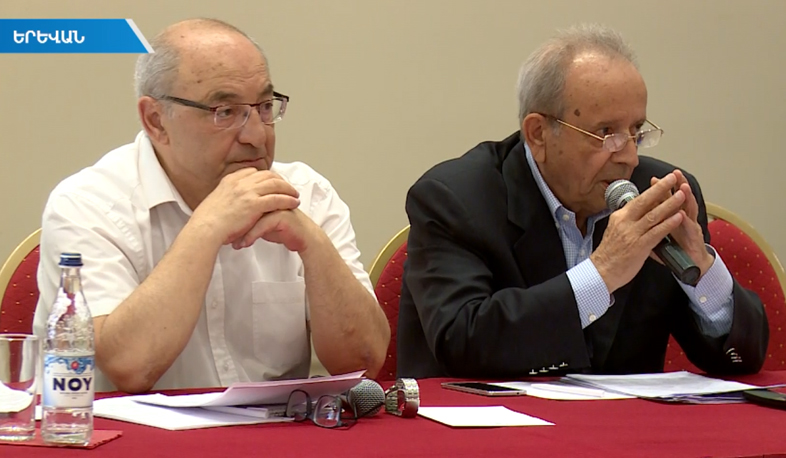 La séance plénière du conseil public