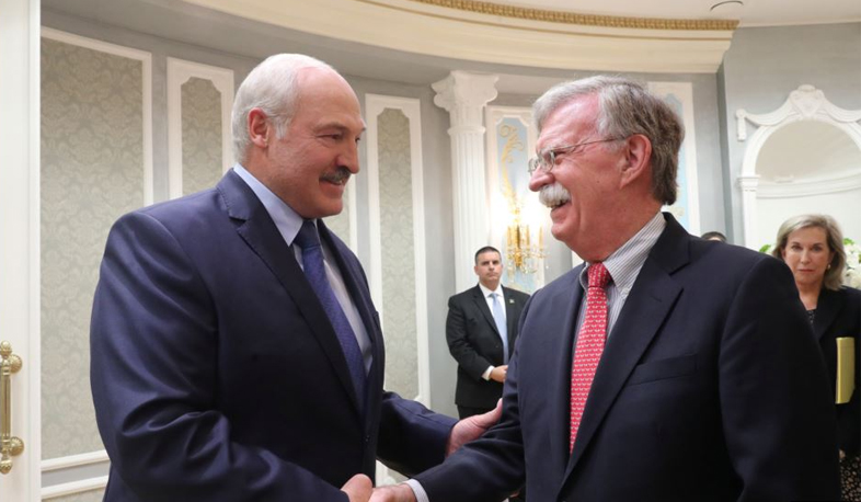 Մինսկում հանդիպել են Ալեքսանդր Լուկաշենկոն և Ջոն Բոլթոնը. միջազգային լուրեր