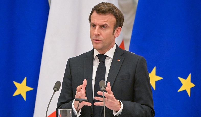 It is essential to continue supporting Ukraine and to maintain pressure on Russia: Macron