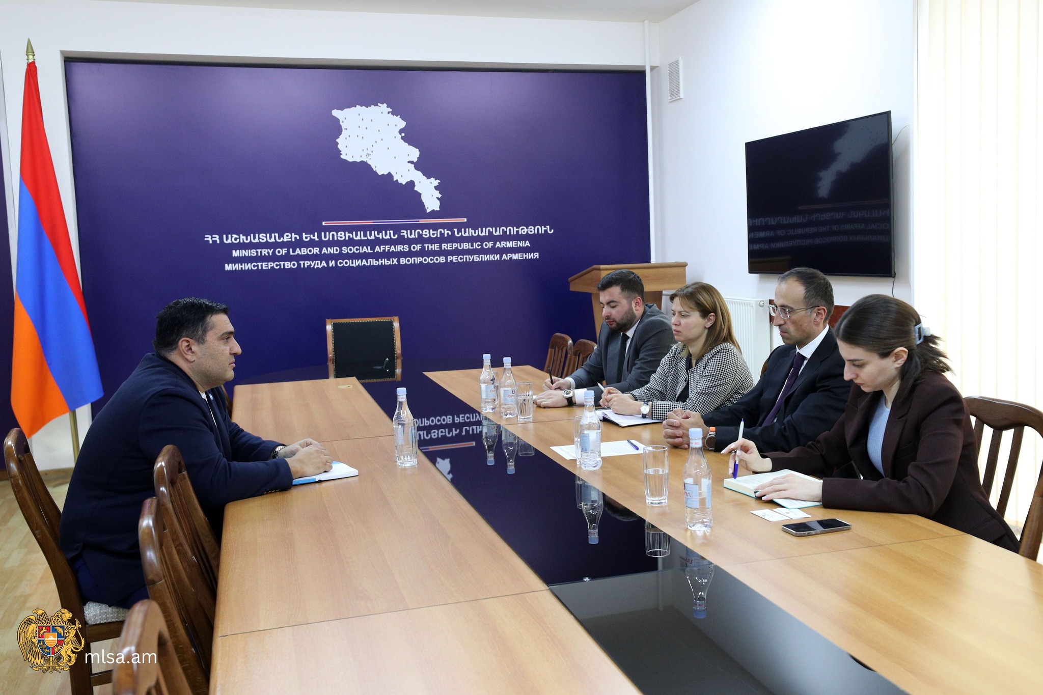 ԱՍՀ նախարարը և «ՍՕՍ - Մանկական գյուղեր»-ի տնօրենը քննարկել են երեխաների իրավունքների պաշտպանության ոլորտում իրականացվող ծրագրերը