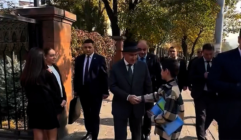 Նիկոլ Փաշինյանը հանդիպել է աշակերտների և ուսանողների հետ