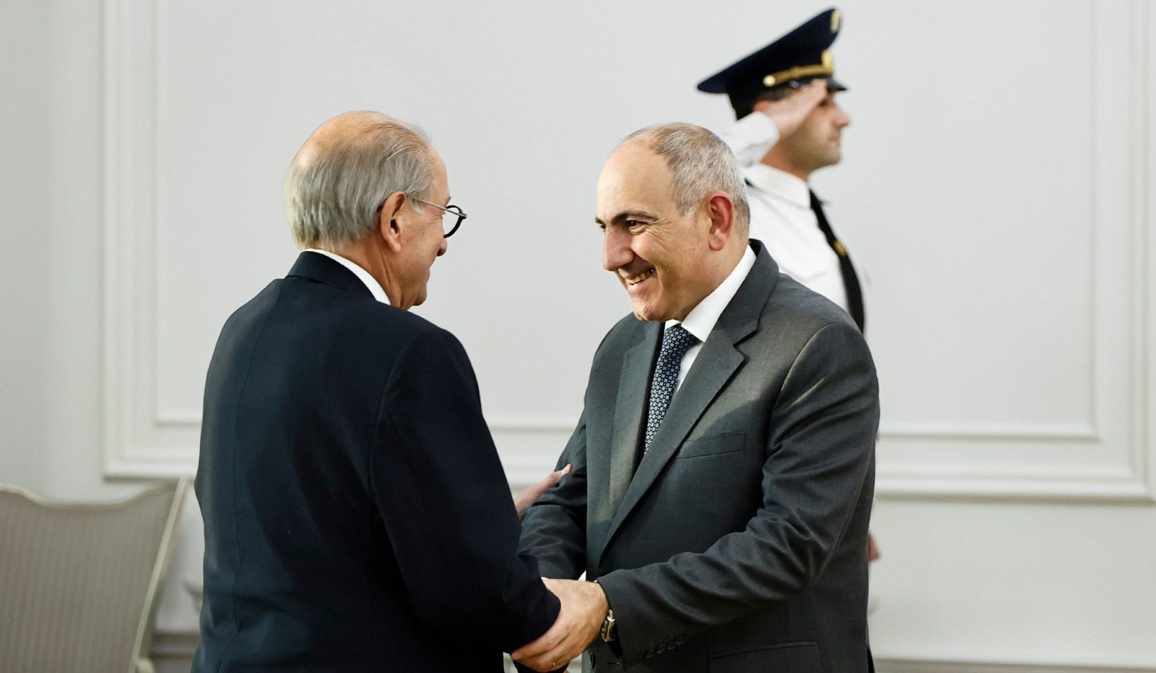 Նիկոլ Փաշինյանն ընդունել է շվեյցարահայ գործարար և բարերար Վահե Գաբրաշին