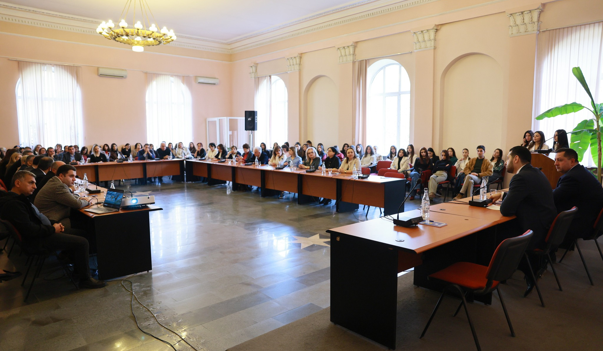 Համբարձում Մաթևոսյանը ԵՊՀ-ում ներկայացրել է COP17-ի կազմակերպչական աշխատանքները