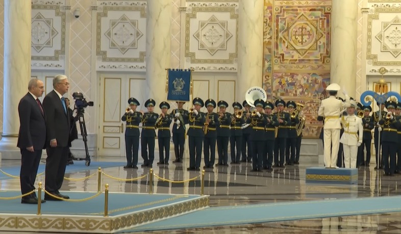 Դիմավորման պաշտոնական արարողություն Ղազախստանի նախագահի նստավայրում. վարչապետը տեսանյութ է հրապարակել