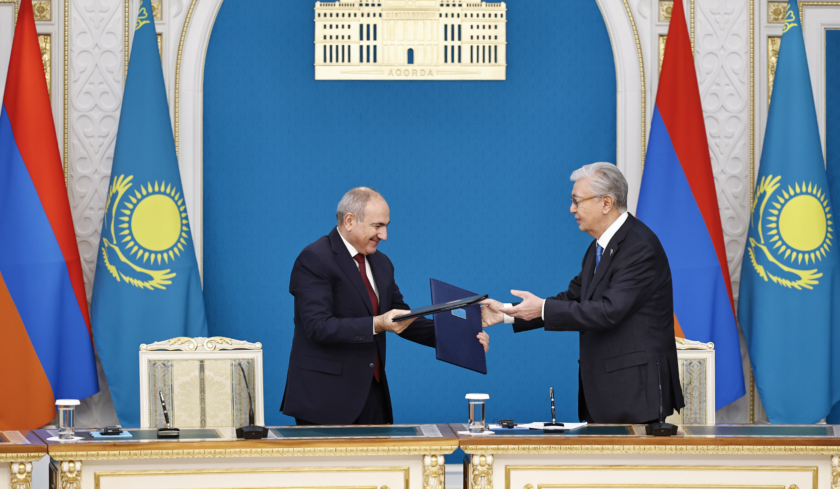 Նիկոլ Փաշինյանը և Կասիմ-Ժոմարտ Տոկաևը ստորագրել են համատեղ հայտարարություն. երկու երկրների միջև փոխանակվել են այլ փաստաթղթեր ևս