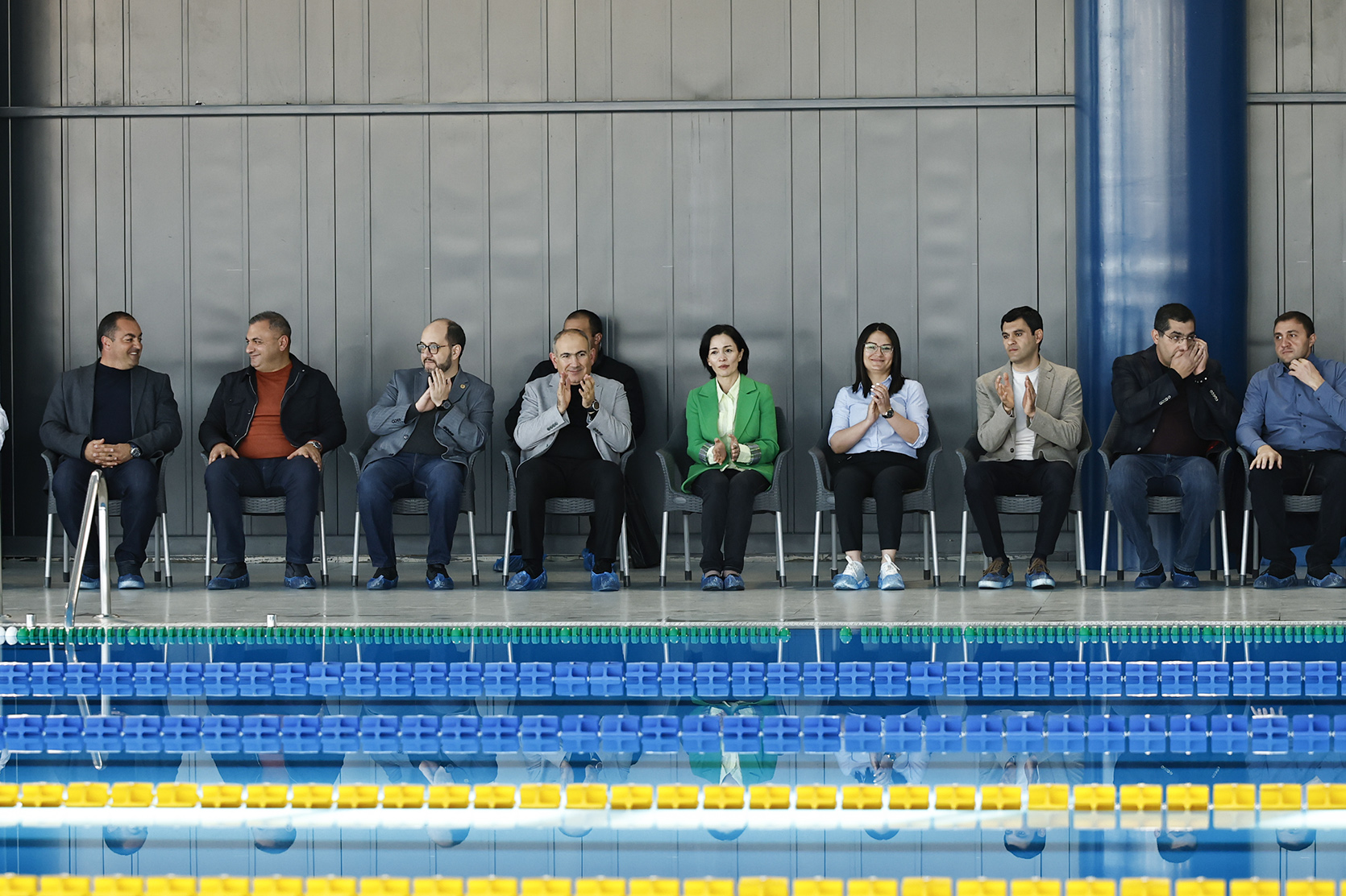 Prime Minister attends final round of Prime Minister’s Cup School Swimming Tournament