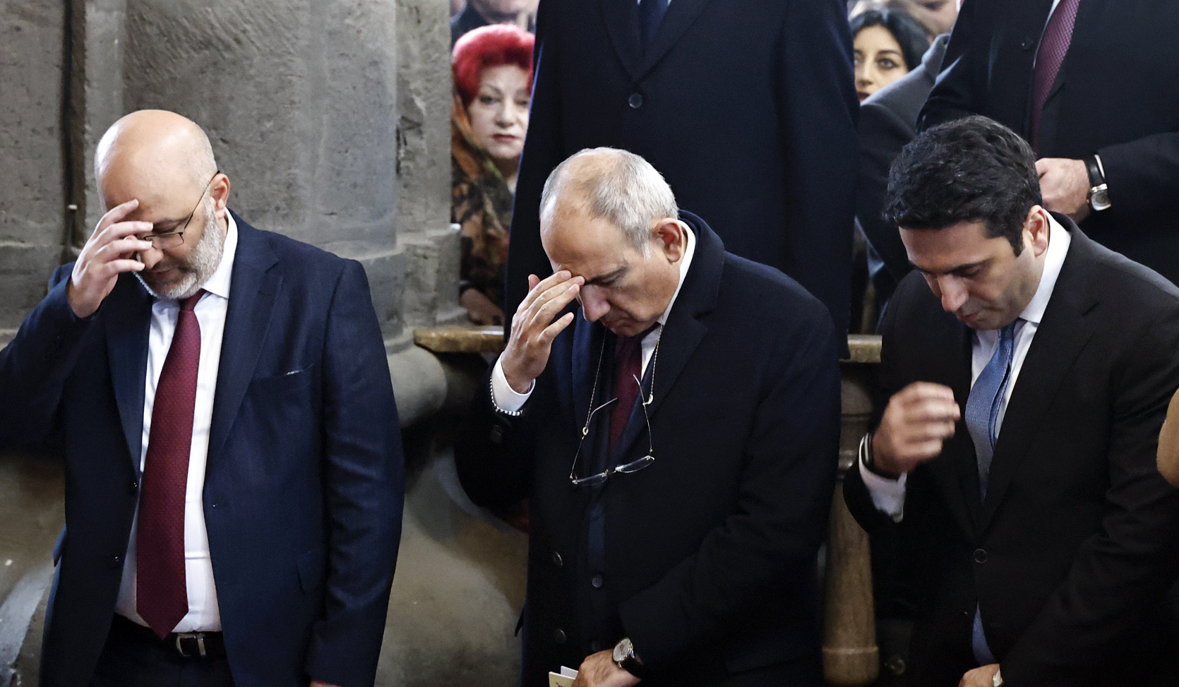 Կարծում եմ, ճիշտ կլինի, որ կիրակնօրյա պատարագներից առաջ՝ 10.55, բոլոր եկեղեցիներում երգչախմբերը կատարեն ՀՀ պետական օրհներգը․ Փաշինյան