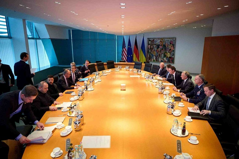 Ukraine is ready to give up its aspirations to join NATO in exchange for security guarantees from US and Europe: Zelensky